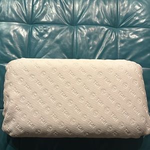Tuft & needle original foam pillow king memory foam white